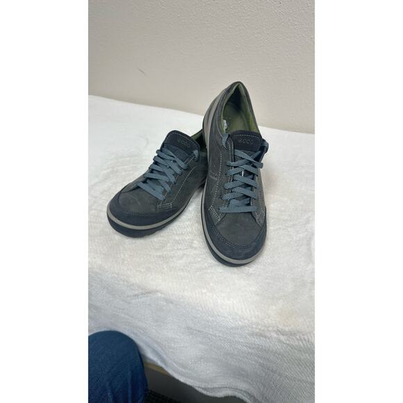 ECCO Men’s Soft 7 Nubuck Leather Sneakers – Gray Lace-Up Comfort Shoes - Picture 2 of 8